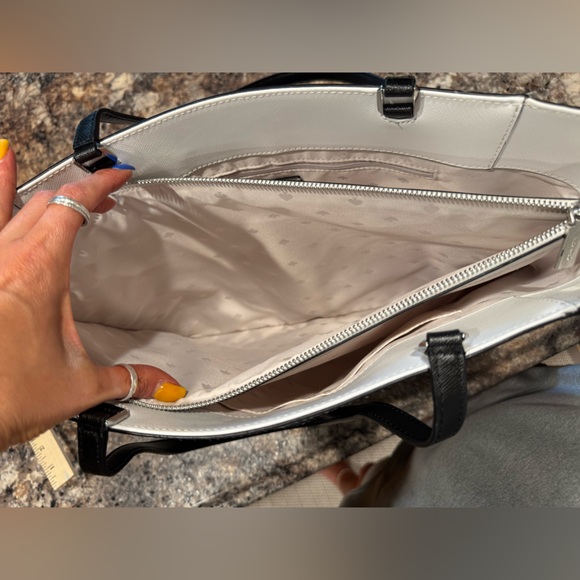 Kate Spade Gray and WhiteTote Bag with matching wallet - Picture 13 of 13